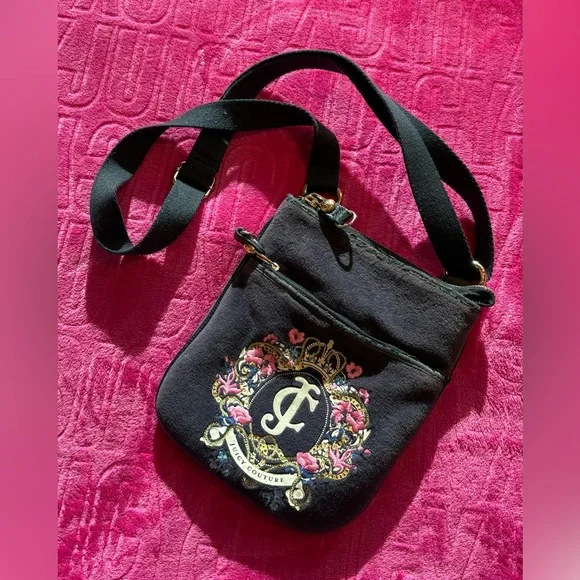 Juicy Couture Black Crossbody Bag Y2K Crest Logo - Picture 15 of 16